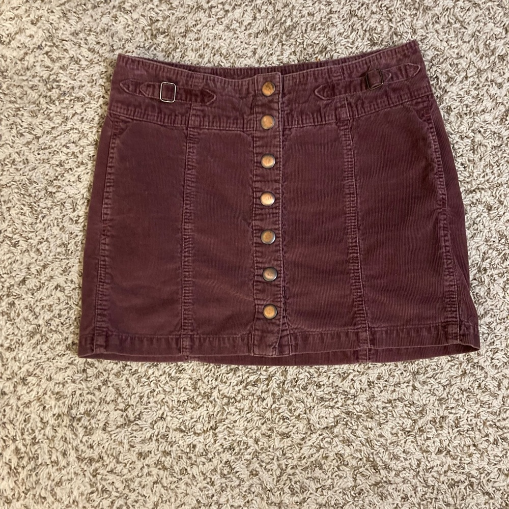 GAP Corduroy Button-Front Skirt in Burgundy